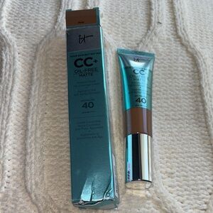 New in box IT Cosmetics CC+ Oil-Free Matte Cream - Deep Shade